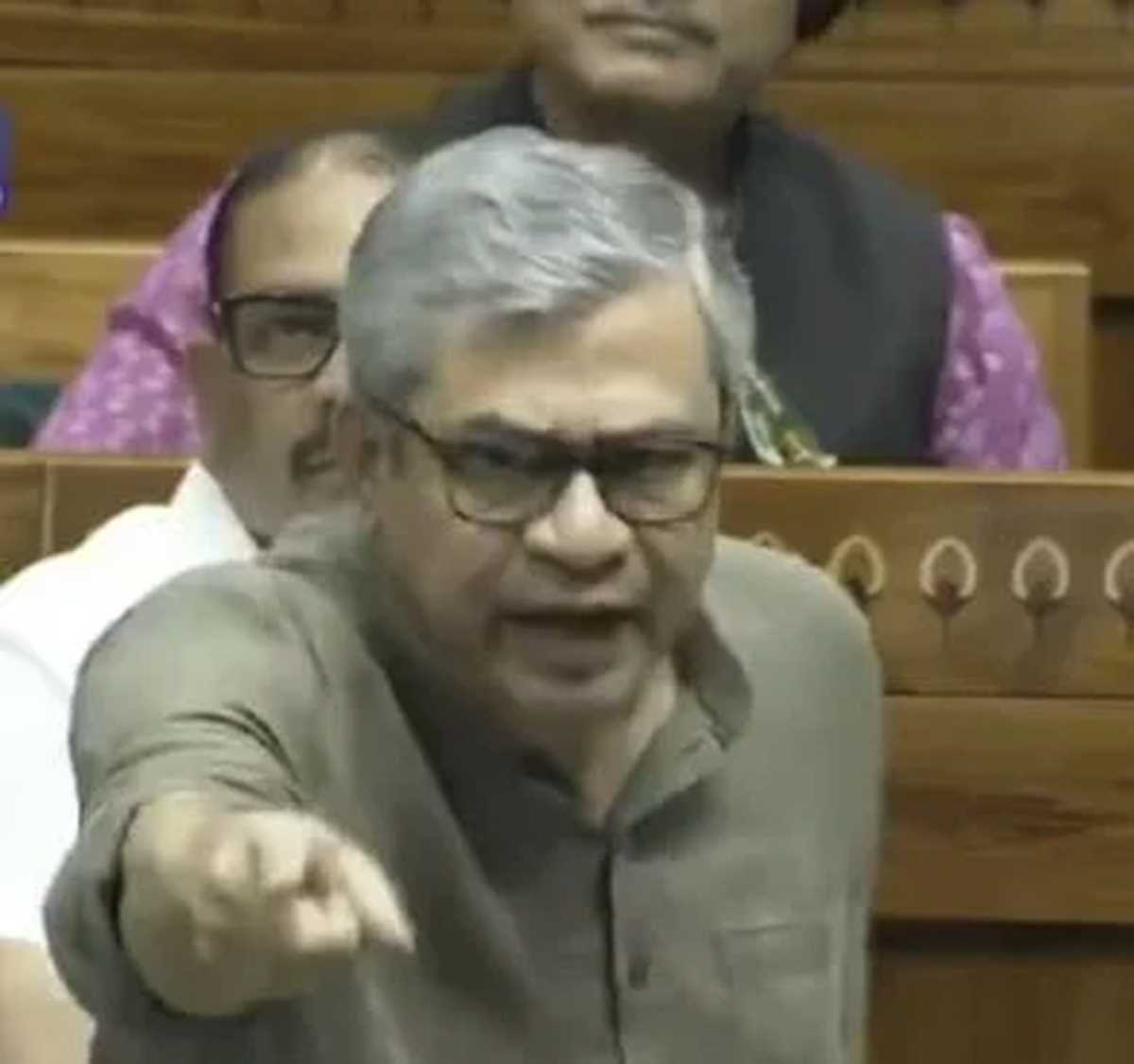 रेल मंत्री अश्विनी वैष्णव विपक्ष पर नाराज, कहा- हम रील बनाने वाले नहीं, काम करने वाले लोग हैं रेल मंत्री अश्विनी वैष्णव विपक्ष पर नाराज, कहा- हम रील बनाने वाले नहीं, काम करने वाले लोग हैं